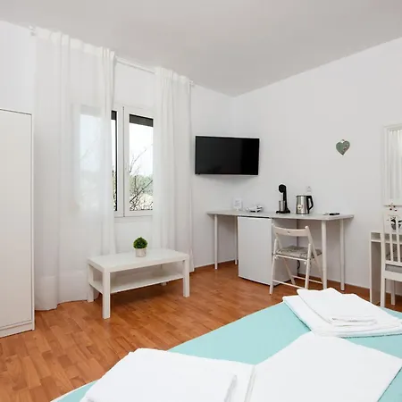 Whitegold Panagia Apartment *