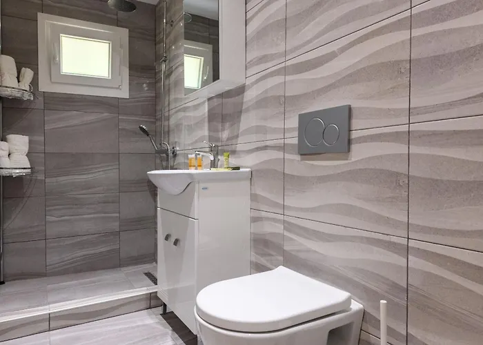 Whitegold Panagia شقة *